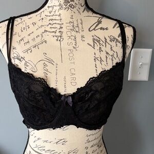 Sexy 38D Black Lace Bra, gently worn